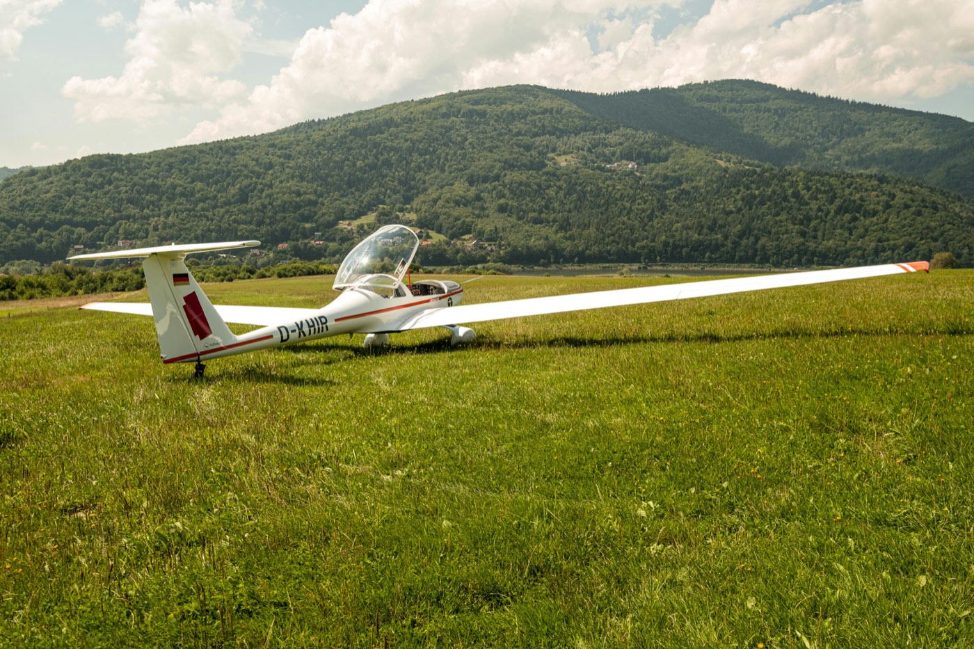 Avioneta de un aeroclub afiliado a FUDA en la pista